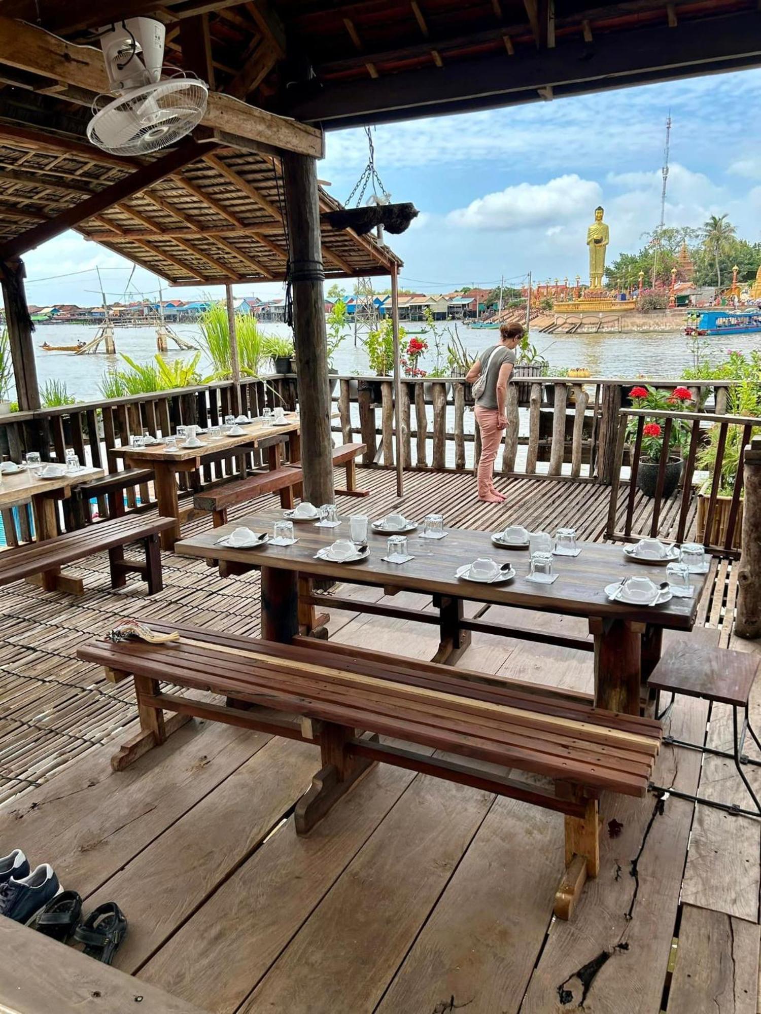 St 63 Home Stay & Tour Kampong Khleang Exterior foto