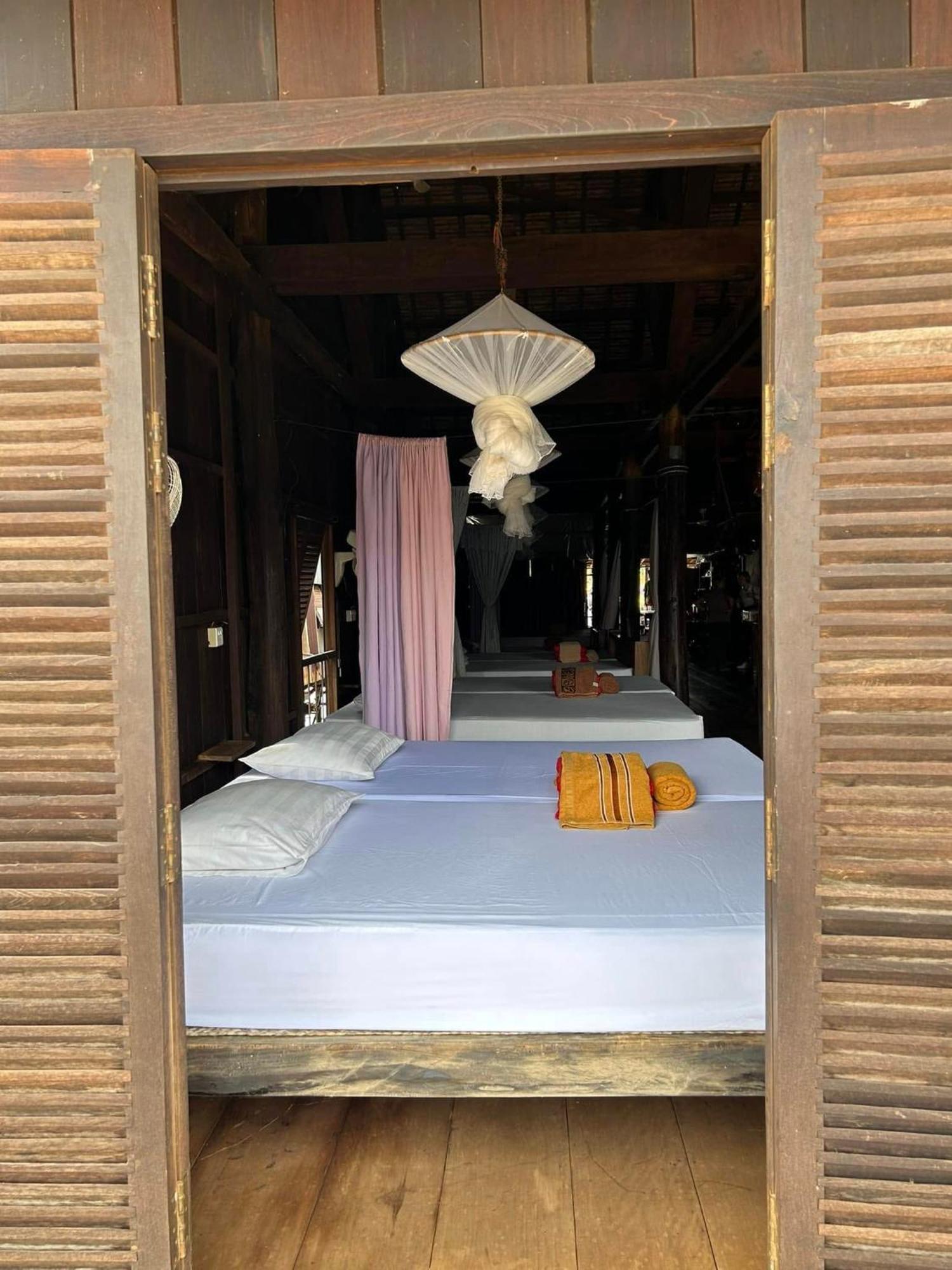 St 63 Home Stay & Tour Kampong Khleang Exterior foto